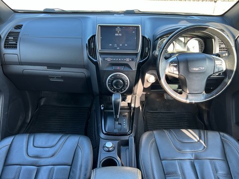Isuzu D-Max BLADE DCB 10
