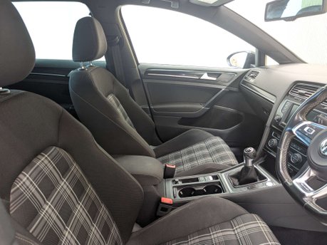 Volkswagen Golf 2.0 Golf GTD 5dr 28