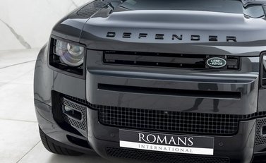 Land Rover Defender 110 V8 24