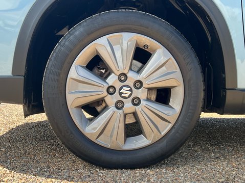 Suzuki Vitara SZ-T BOOSTERJET MHEV 4