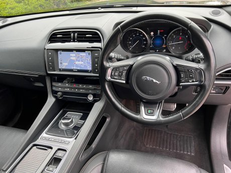 Jaguar F-Pace 2.0 D180 R-Sport Auto AWD Euro 6 (s/s) 5dr 81