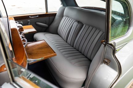Rolls-Royce Silver Cloud II LWB 25