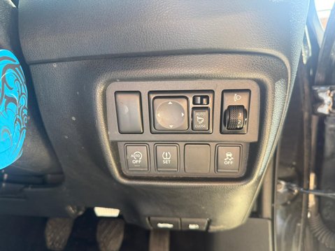 Nissan Juke 1.2 DIG-T N-Connecta SUV 5dr Petrol Manual Euro 6 15