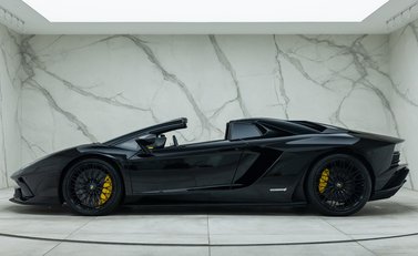 Lamborghini Aventador S LP 740-4 ROADSTER 7