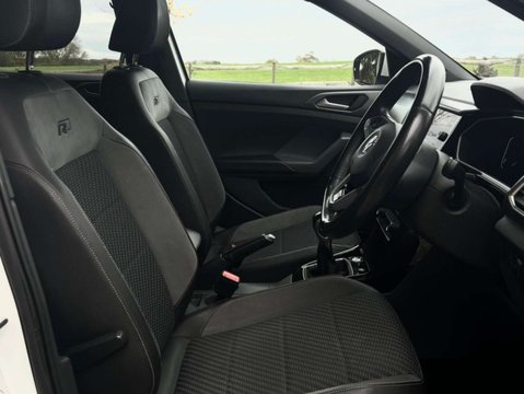 Volkswagen T-Cross 1.0 T-Cross R-Line TSi 5dr 4