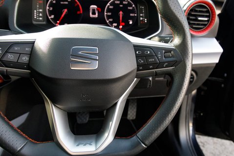 SEAT Arona ECOTSI FR SPORT 19