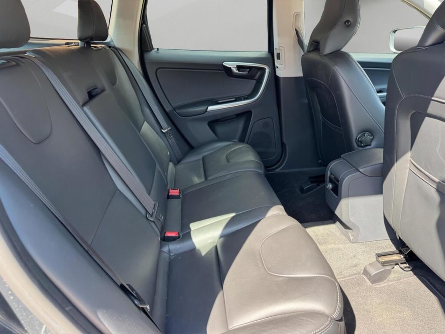 2014 Volvo XC60 — image 31