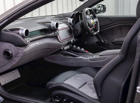 Ferrari GTC4 Lusso 16