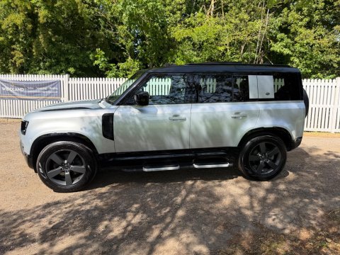Land Rover Defender X-DYNAMIC S MHEV 16