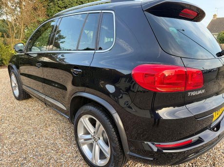 Volkswagen Tiguan 2.0 TDI BlueMotion Tech R-Line SUV 5dr Diesel DSG 4WD Euro 5 (s/s) (177 ps) 10