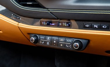 Ferrari F8 SPIDER 19