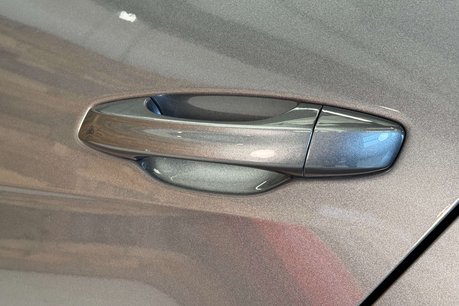 Volkswagen Golf 35.8kWh e-Golf Hatchback 5dr Electric Auto (136 ps) 61