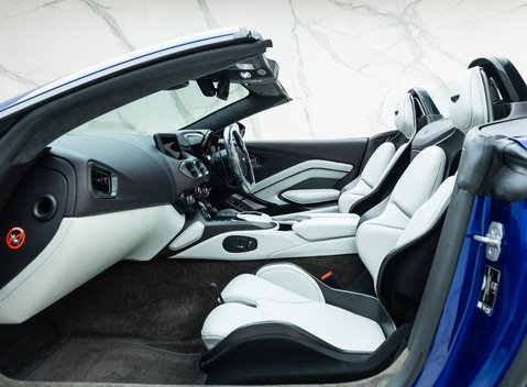 Aston Martin V12 Vantage Roadster 13