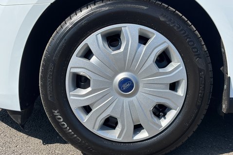 Ford Transit Connect 220 L1 Trend DCIV Tdci with Air Con / Sat Nav / Camera 35