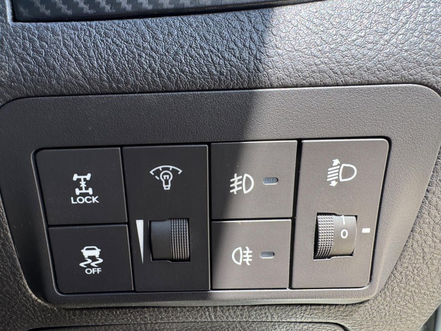 2011 Hyundai SANTA FE — image 18