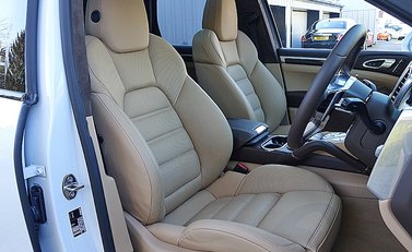 Porsche Cayenne Turbo 11