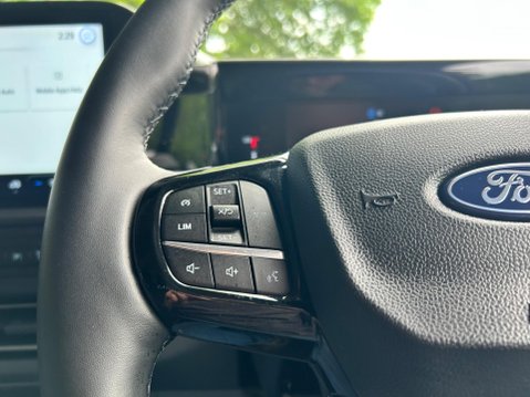Ford Transit Custom 320 LIMITED L1H1 P/V ECOBOOST 18