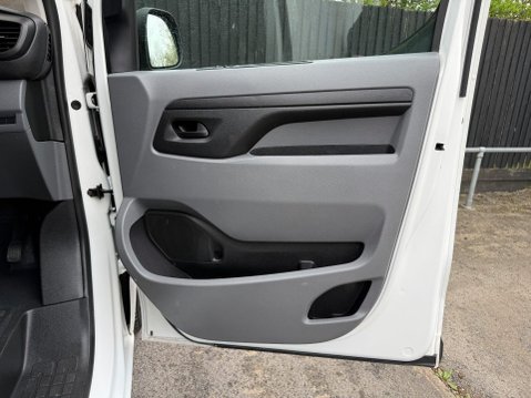 Vauxhall Vivaro L2H1 2900 DYNAMIC S/S 15