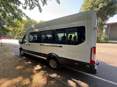 Ford Transit 2.2 TDCi 460 HDT L4 H3 4dr (18 seats) 11