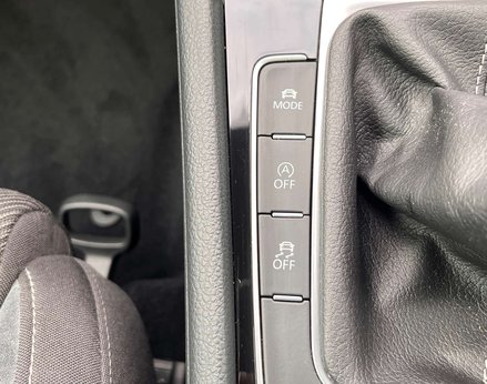 Volkswagen Golf 2.0 Golf R TSi 4WD 5dr 61