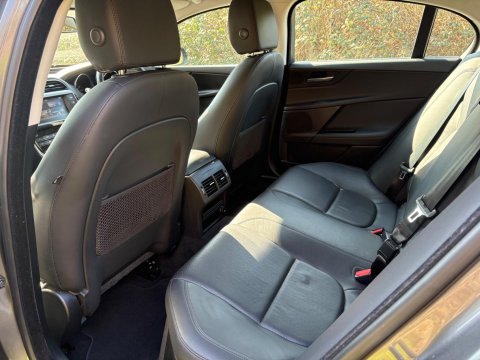 Jaguar XE PORTFOLIO 19