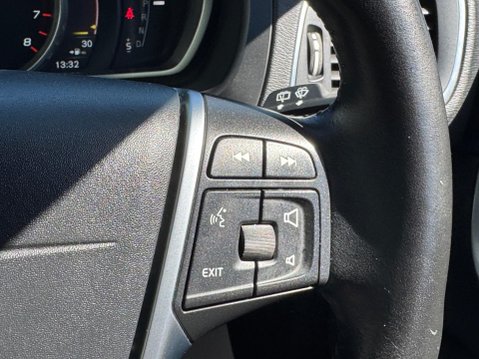 Volvo V40 1.5 T3 Pro Auto Euro 6 (s/s) 5dr 27