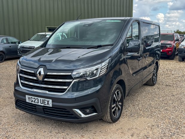 Renault Trafic SWB L1H1 Low Roof Sport SL28 Air Con Alloys Sensors Cam EURO 6 2