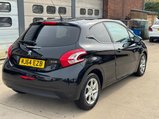 Peugeot 208 1.2 VTi PureTech Style Euro 5 3dr 8