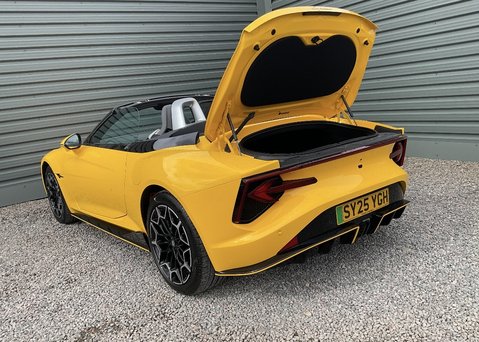 MG Cyberster 77kWh TROPHY 9