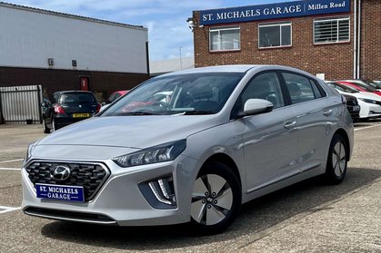 Hyundai IONIQ 1.6 IONIQ Premium FHEV Semi-Auto 5dr