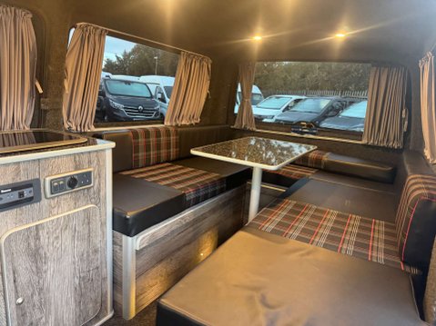Volkswagen Transporter Shuttle 2.0 TDI T30 LWB CAMPER 15