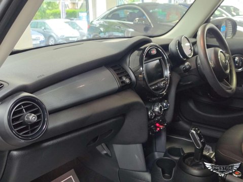 Mini Hatch 1.5 Cooper Classic Steptronic Euro 6 (s/s) 5dr 24