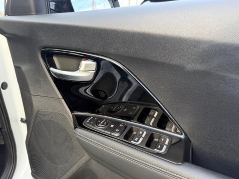 Kia Niro 1.6 GDi 8.9kWh 3 DCT Euro 6 (s/s) 5dr 9