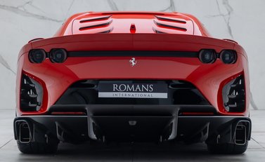 Ferrari 812 Competizione 8