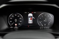 Volvo XC40 B4 R-DESIGN MHEV 14