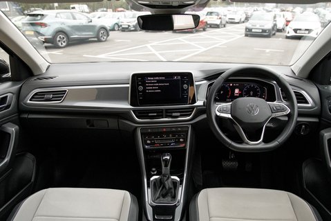 Volkswagen T-Roc STYLE TSI DSG 32