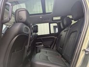 Land Rover Defender 2.0 Defender SE Auto 4WD 5dr 28