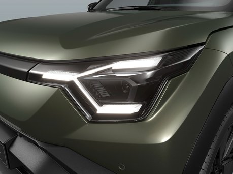 Image of the headlights on the Suzuki e Vitara.