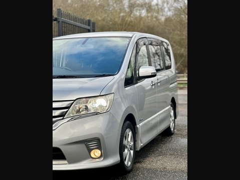 Nissan Serena 2.0 Petrol Hybrid 8 Seater 28