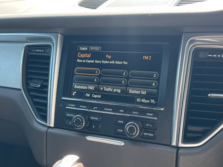 Porsche Macan 3.0 TD V6 S SUV 5dr Diesel PDK 4WD Euro 6 (s/s) (258 ps) 28