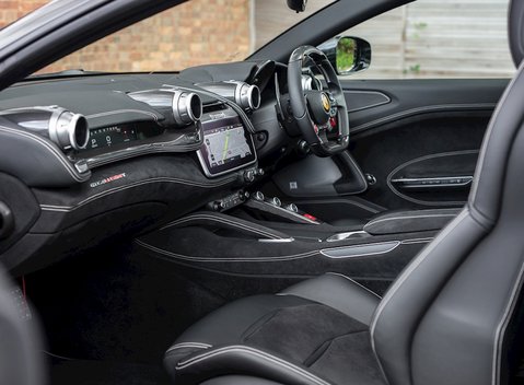 Ferrari GTC4 Lusso T 15