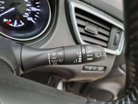 Nissan Qashqai 1.6 DIG-T N-Connecta Euro 6 (s/s) 5dr 34