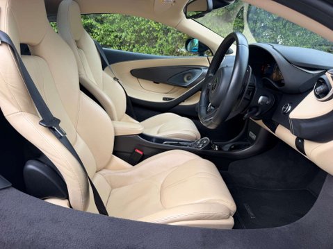 McLaren 570 3.8 570GT Coupe Semi-Auto 3dr 28