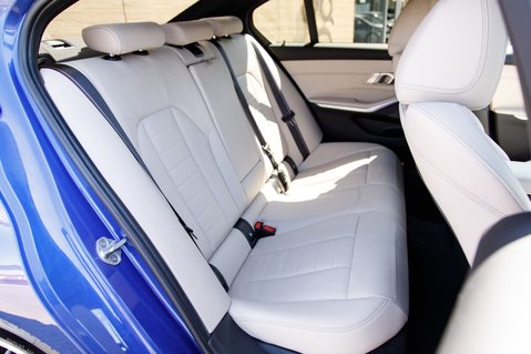 BMW 3 Series 320I M SPORT 44