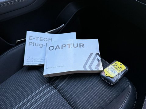 Renault Captur 1.6 E-TECH 9.8kWh E-Tech engineered SUV 5dr Petrol Plug-in Hybrid Auto Euro 40