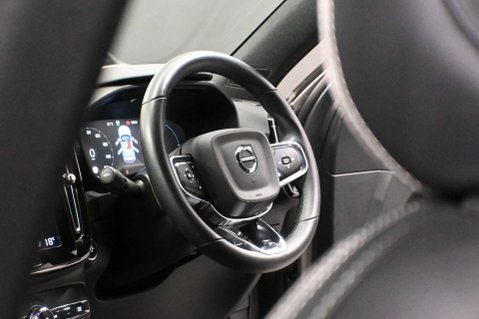 Volvo XC40 1.5 XC40 R-Design Pro T5 Recharge Auto 5dr 4