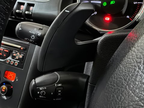 Peugeot 3008 E-HDI ALLURE 29