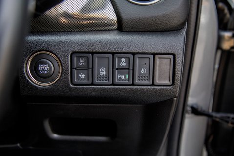Suzuki Vitara SZ5 BOOSTERJET MHEV 11