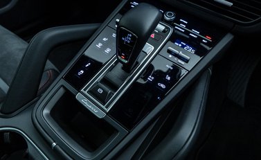 Porsche Cayenne GTS 19
