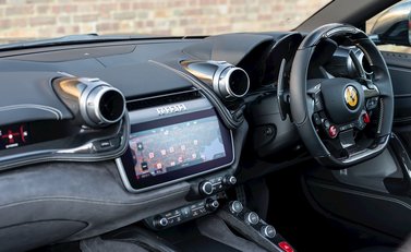 Ferrari GTC4 Lusso 15